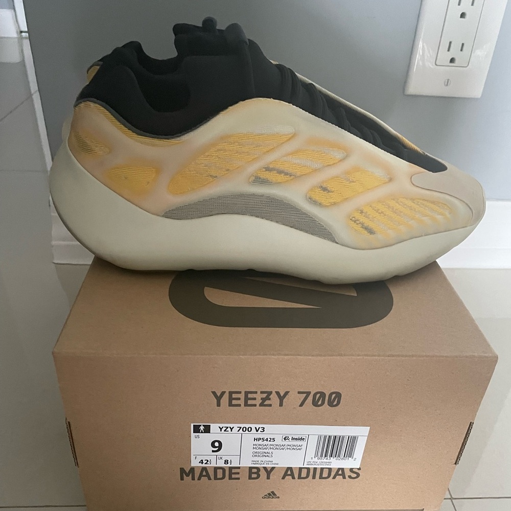 Yeezy 700